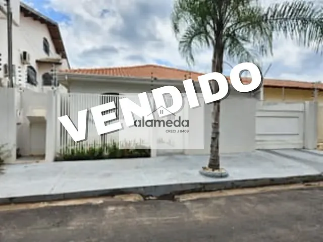 Casa com 360m² 3 quartos e 2 banheiros, à venda, no bairro NOVA JACAREZINHO em Jacarezinho