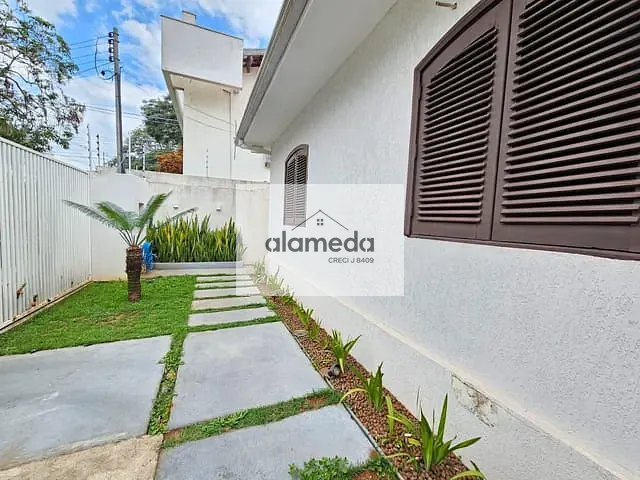 Casa com 360m² 3 quartos e 2 banheiros, à venda, no bairro NOVA JACAREZINHO em Jacarezinho