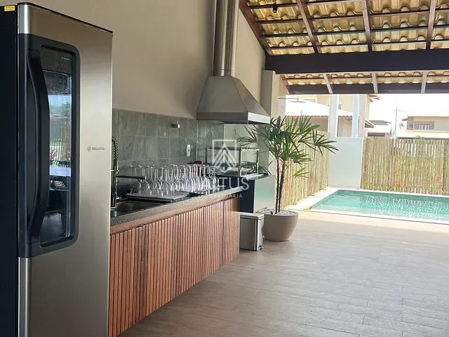 Casa 6 quartos e 1 banheiro, à venda, no bairro Olivença em Ilhéus