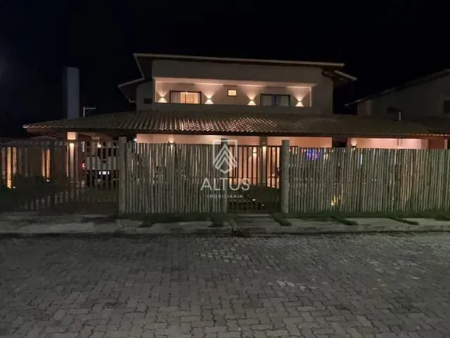 Casa 6 quartos e 1 banheiro, à venda, no bairro Olivença em Ilhéus