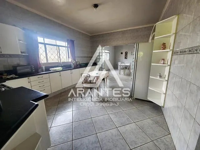 Casa 3 quartos e 3 banheiros, à venda, no bairro Jockey Club em Barretos