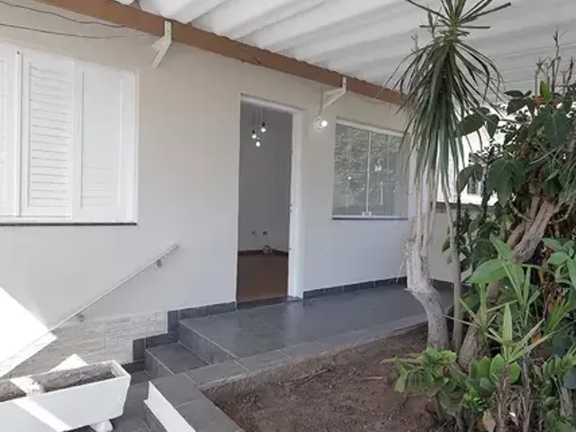 Casa 2 quartos e 1 banheiro, para alugar, no bairro Parque Erasmo Assunção em Santo André