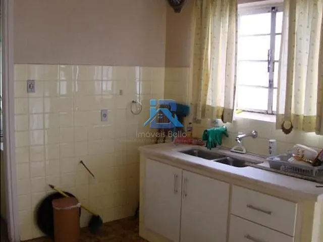 Casa com 732m² 5 quartos e 1 banheiro, à venda, no bairro Centro em Itatiba