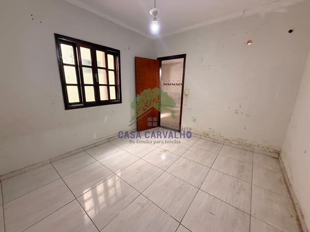 Casa 2 quartos e 2 banheiros, à venda, no bairro Aeroporto em Corumbá