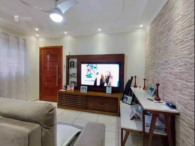 Casa com 250m² 3 quartos e 2 banheiros, à venda, no bairro Vila Suissa em Mogi das Cruzes