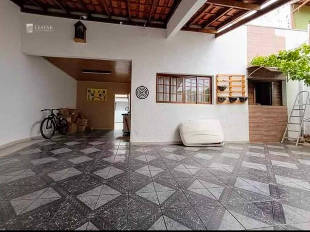 Casa com 250m² 3 quartos e 2 banheiros, à venda, no bairro Vila Suissa em Mogi das Cruzes