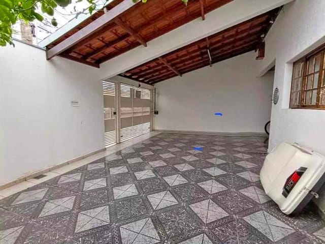Casa com 250m² 3 quartos e 2 banheiros, à venda, no bairro Vila Suissa em Mogi das Cruzes