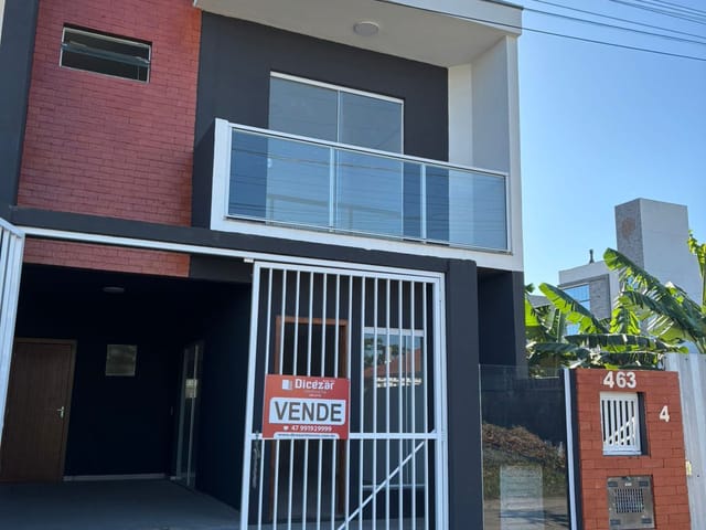 Casa 2 quartos e 2 banheiros, à venda, no bairro Itacolomi em Balneário Piçarras