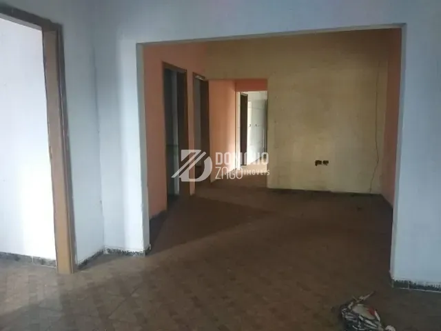 Casa com 258m² 4 quartos e 2 banheiros, à venda, no bairro Boa Vista em Uberaba