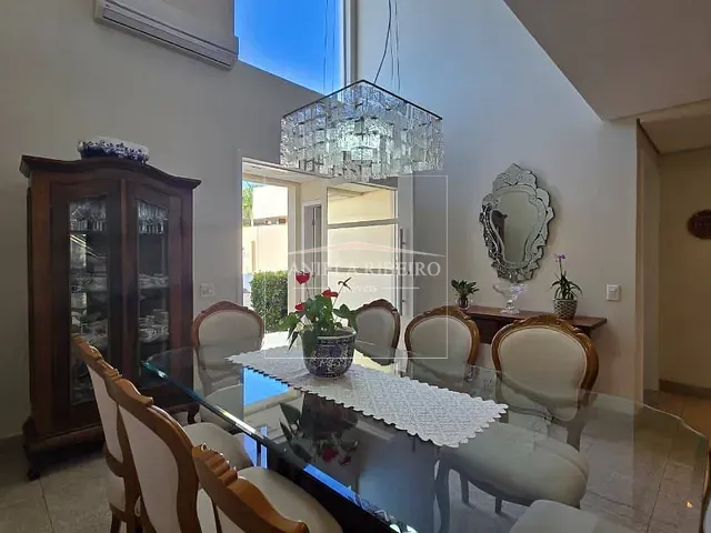 Casa com 601m² 4 quartos e 6 banheiros, à venda, no bairro Vivendas do Arvoredo em Londrina