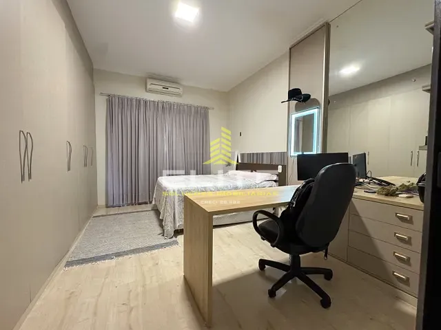 Casa com 800m² 3 quartos e 3 banheiros, à venda, no bairro Centro-Norte em Sorriso