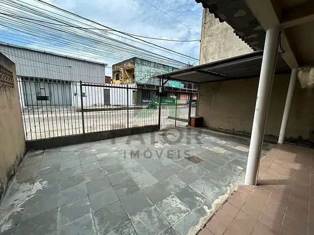 Casa 1 quarto e 3 banheiros, à venda, no bairro Tiradentes em Nova Iguaçu