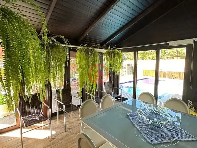 Casa com 785m² 5 quartos e 4 banheiros, à venda, no bairro Balneário Praia do Pernambuco em Guarujá