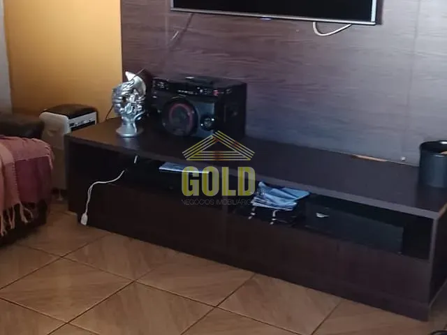 Casa com 200m² 3 quartos e 2 banheiros, à venda, no bairro Olímpico em Londrina