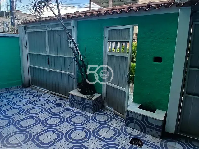 Casa 5 quartos e 2 banheiros, à venda ou para alugar, no bairro Vila da Penha em Rio de Janeiro