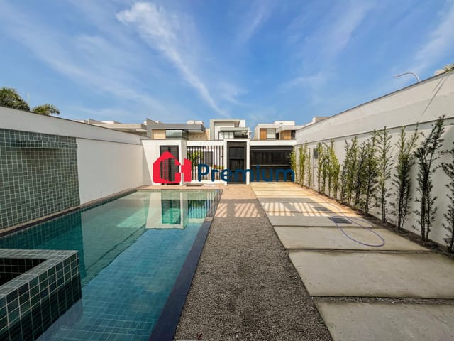 Casa 5 quartos e 8 banheiros, à venda, no bairro Recreio dos Bandeirantes em Rio de Janeiro