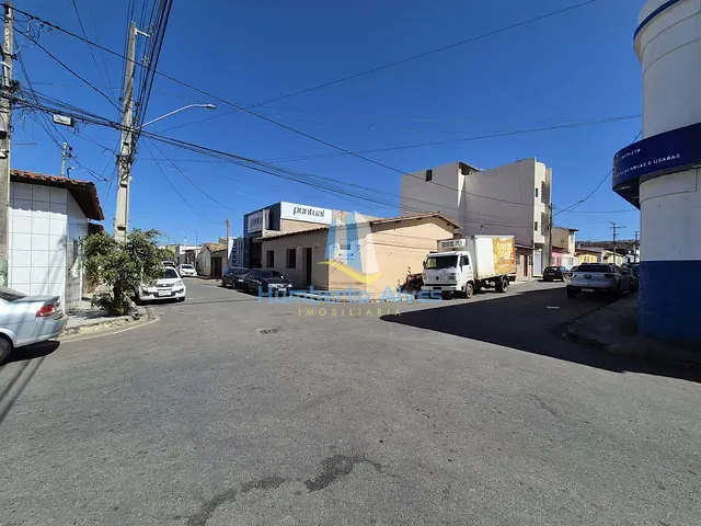 Casa à venda, no bairro Brasil em Vitória da Conquista