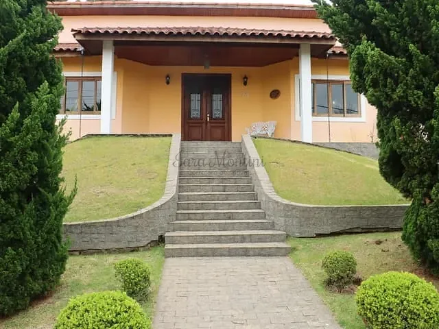 Casa com 726m² 4 quartos e 2 banheiros, à venda ou para alugar, no bairro Parque Paulistano em Cotia