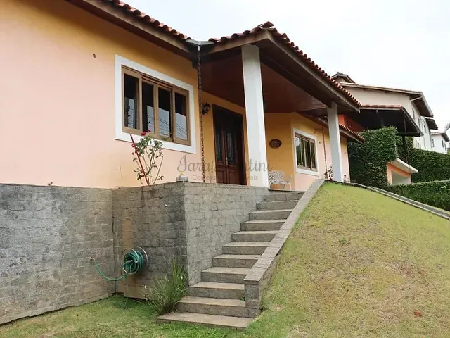Casa com 726m² 4 quartos e 2 banheiros, à venda ou para alugar, no bairro Parque Paulistano em Cotia