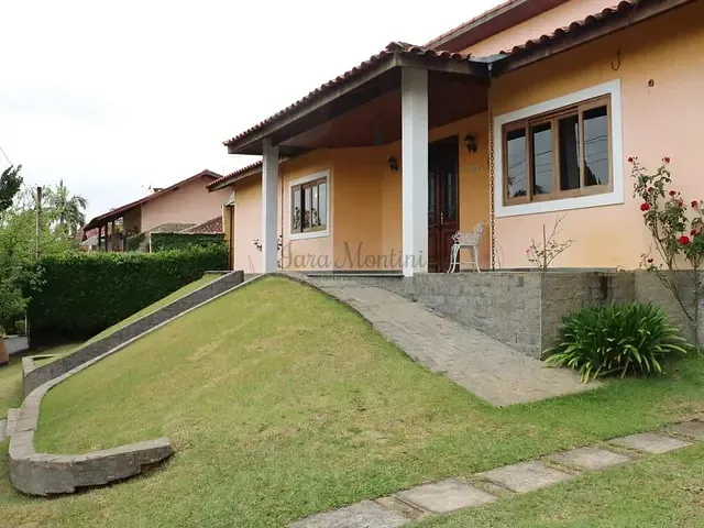Casa com 726m² 4 quartos e 2 banheiros, à venda ou para alugar, no bairro Parque Paulistano em Cotia