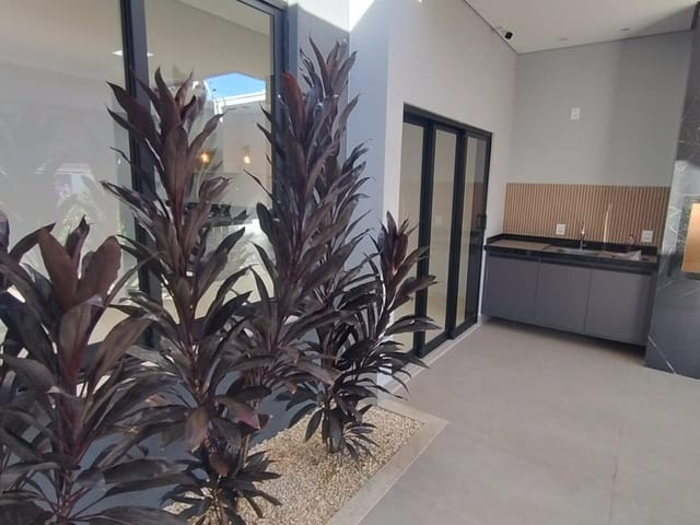 Casa 3 quartos e 2 banheiros, à venda, no bairro Vila Pântano II em Santa Bárbara D'Oeste