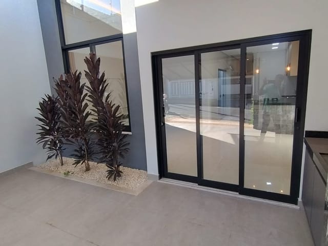 Casa 3 quartos e 2 banheiros, à venda, no bairro Vila Pântano II em Santa Bárbara D'Oeste