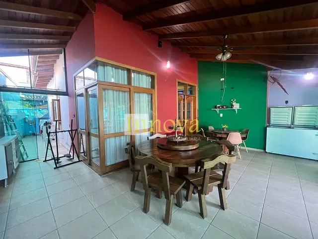 Casa com 419m² 4 quartos e 5 banheiros, à venda, no bairro Prainha em Caraguatatuba