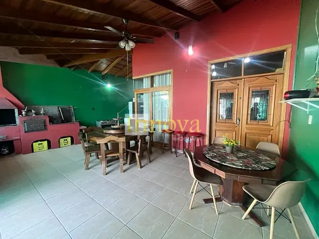Casa com 419m² 4 quartos e 5 banheiros, à venda, no bairro Prainha em Caraguatatuba