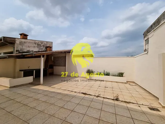 Casa com 300m² 3 quartos e 3 banheiros, à venda, no bairro Jardim América em São José dos Campos