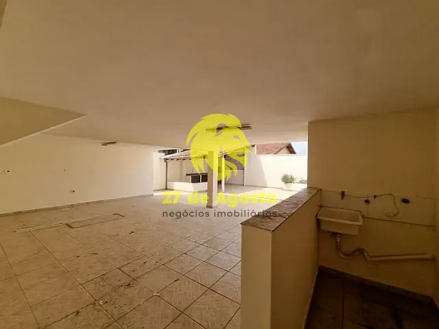 Casa com 300m² 3 quartos e 3 banheiros, à venda, no bairro Jardim América em São José dos Campos