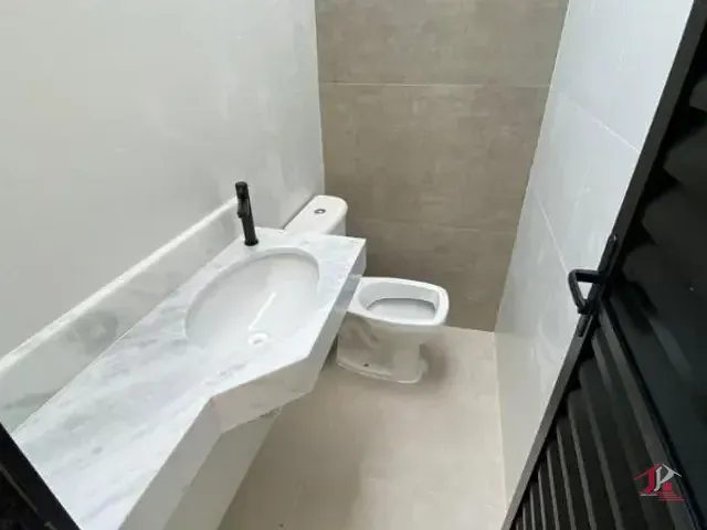 Casa 2 quartos e 3 banheiros, à venda, no bairro Praia dos Sonhos em Itanhaém