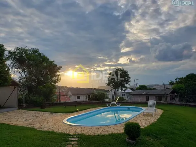 Casa 5 quartos e 7 banheiros, à venda, no bairro Floresta em Concórdia