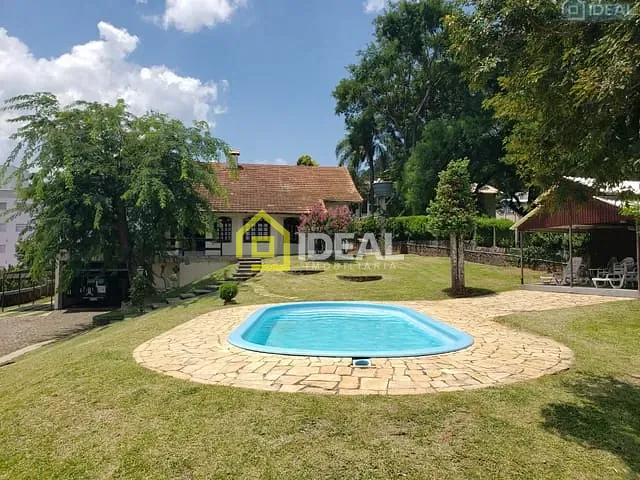Casa 5 quartos e 7 banheiros, à venda, no bairro Floresta em Concórdia