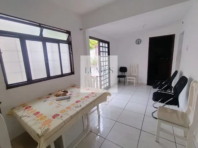 Casa com 354m² 3 quartos e 1 banheiro, à venda, no bairro Jardim Sao Roque em Americana
