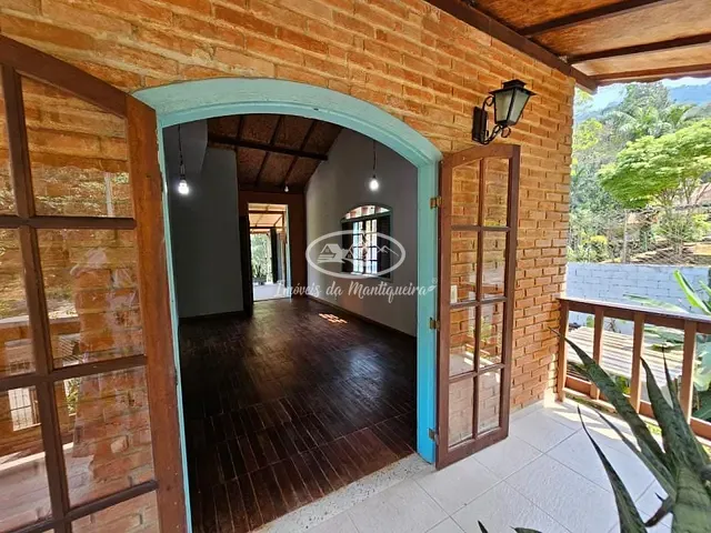 Casa 3 quartos e 5 banheiros, à venda, no bairro Fazendinha (Penedo) em Itatiaia
