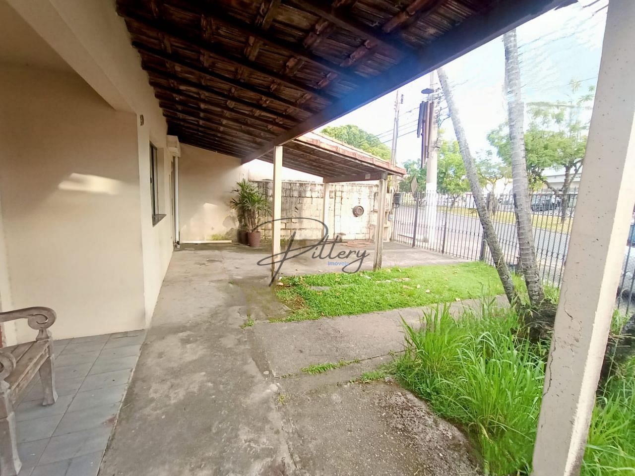 Casa à venda com 3 quartos, 10m² - Foto 2