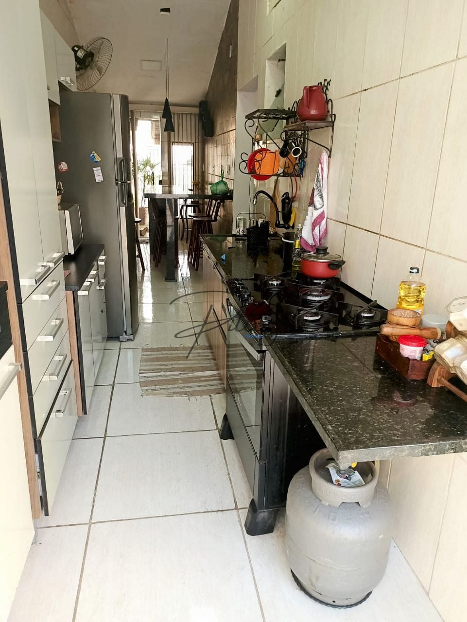 Casa à venda com 3 quartos, 10m² - Foto 3