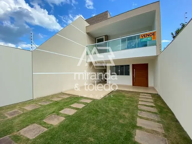 Casa com 217m² 3 quartos e 3 banheiros, à venda, no bairro Itapebussu em Guarapari