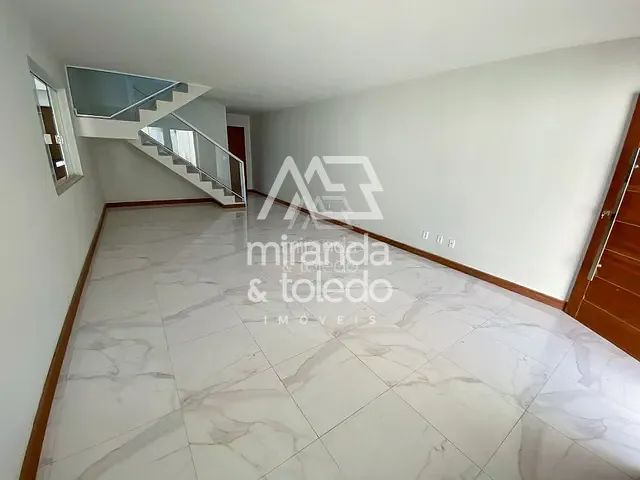 Casa com 217m² 3 quartos e 3 banheiros, à venda, no bairro Itapebussu em Guarapari