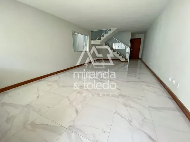 Casa com 217m² 3 quartos e 3 banheiros, à venda, no bairro Itapebussu em Guarapari