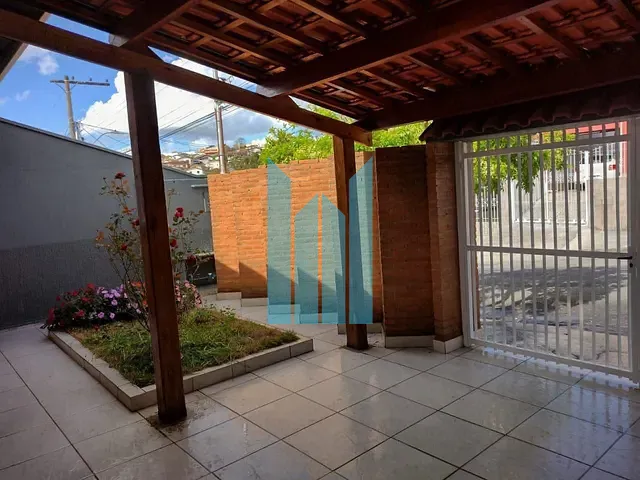 Casa 2 quartos e 2 banheiros, à venda, no bairro Jardim Itamaraty II em Poços de Caldas
