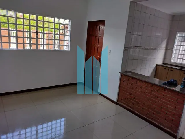 Casa 2 quartos e 2 banheiros, à venda, no bairro Jardim Itamaraty II em Poços de Caldas