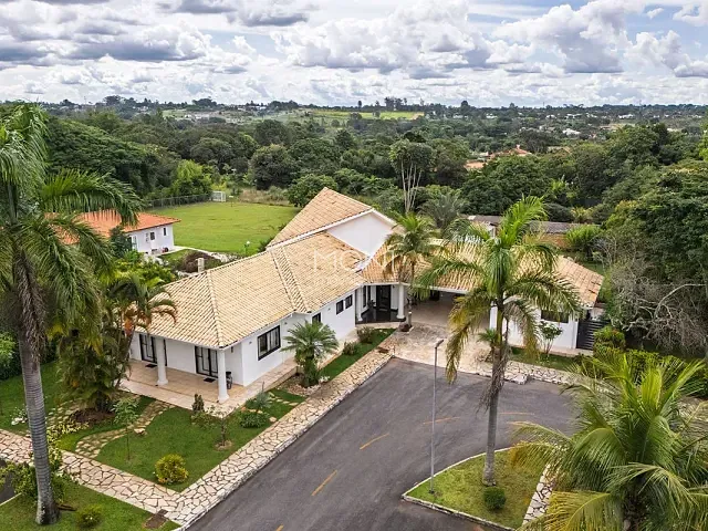 Casa 4 quartos e 6 banheiros, à venda, no bairro Park Way em Brasília