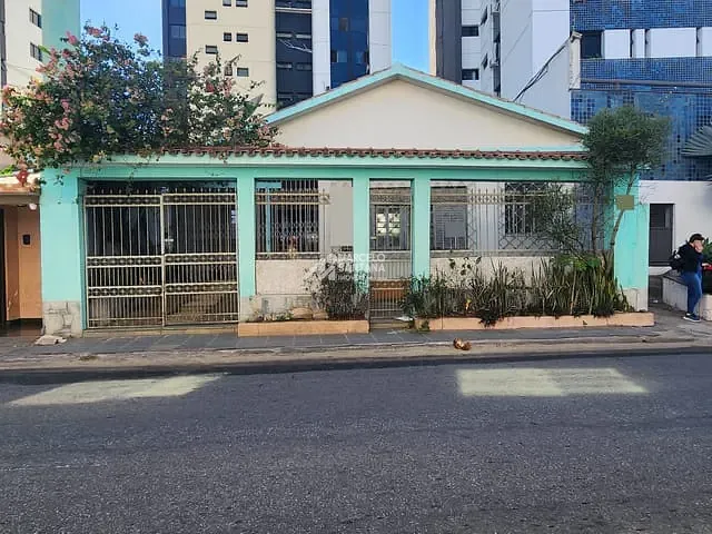 Casa com 300m² 3 quartos e 3 banheiros, à venda, no bairro Recreio em Vitória da Conquista