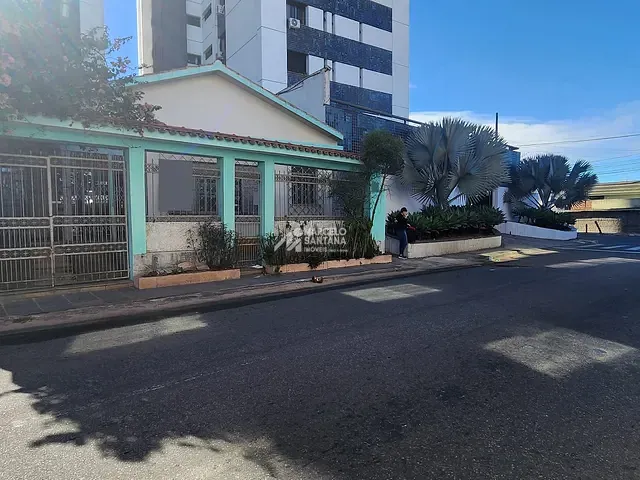Casa com 300m² 3 quartos e 3 banheiros, à venda, no bairro Recreio em Vitória da Conquista