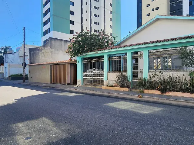 Casa com 300m² 3 quartos e 3 banheiros, à venda, no bairro Recreio em Vitória da Conquista