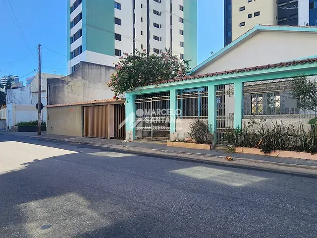 Casa com 300m² 3 quartos e 3 banheiros, à venda, no bairro Recreio em Vitória da Conquista