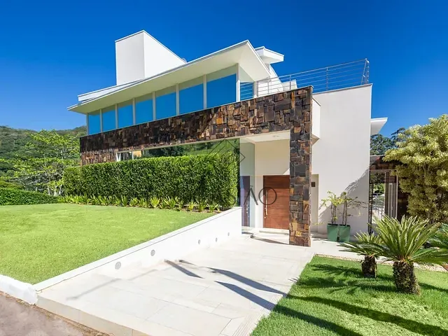 Casa 7 quartos e 7 banheiros, à venda, no bairro Ilhota em Itapema