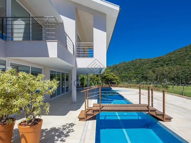 Casa 7 quartos e 7 banheiros, à venda, no bairro Ilhota em Itapema