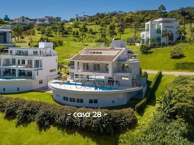 Casa 7 quartos e 7 banheiros, à venda, no bairro Ilhota em Itapema